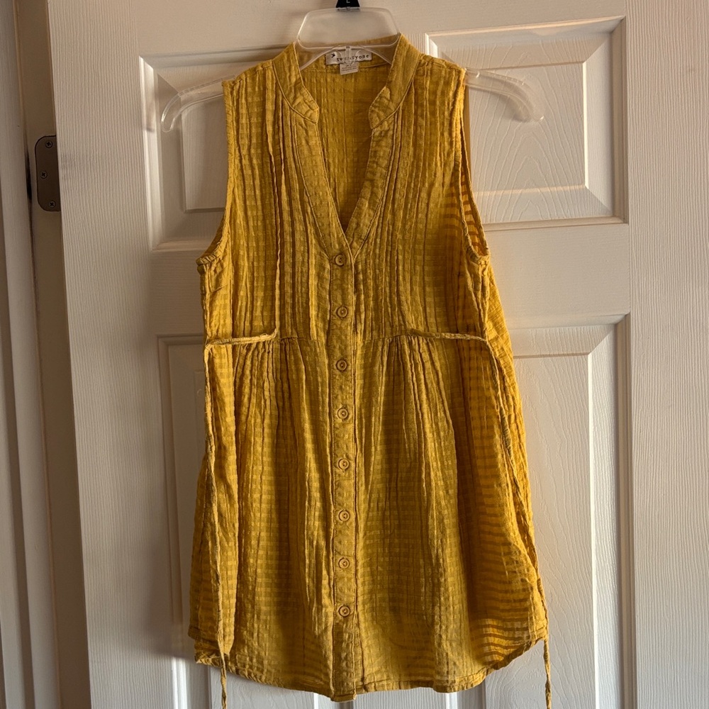 🆕 Forever 21 Mustard Sleeveless Button-Down Blouse